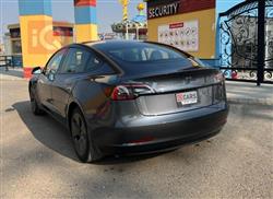 تسلا موديل 3